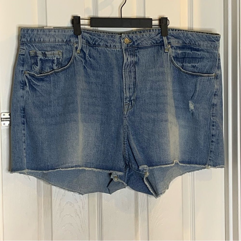 Good American Cut Off Short Plus Size 24 - Picture 3 of 11